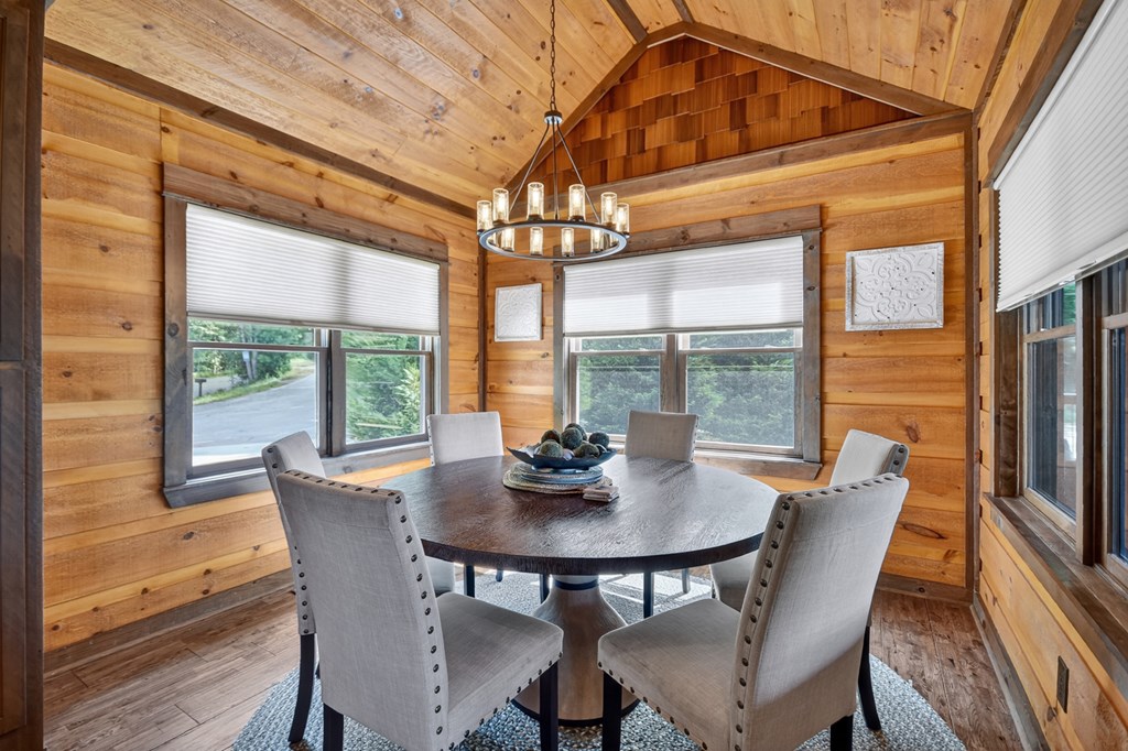 425251 Mineral Bluff Residential