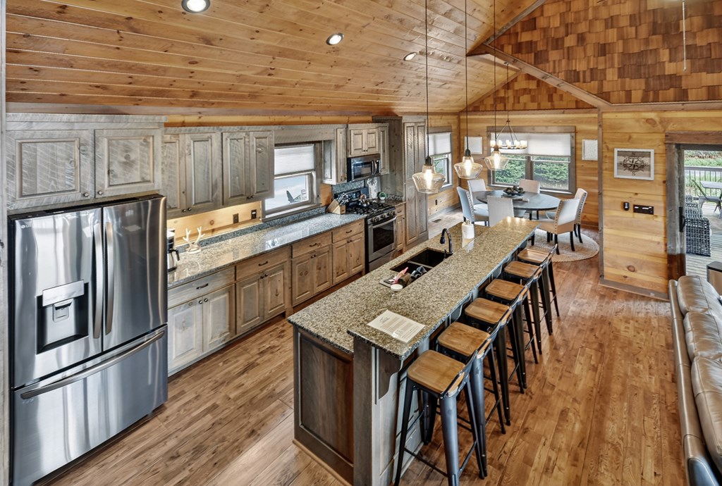 425251 Mineral Bluff Residential