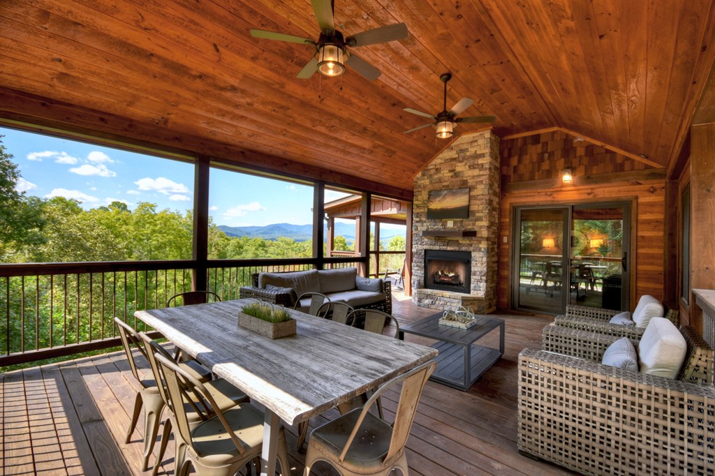 425251 Mineral Bluff Residential