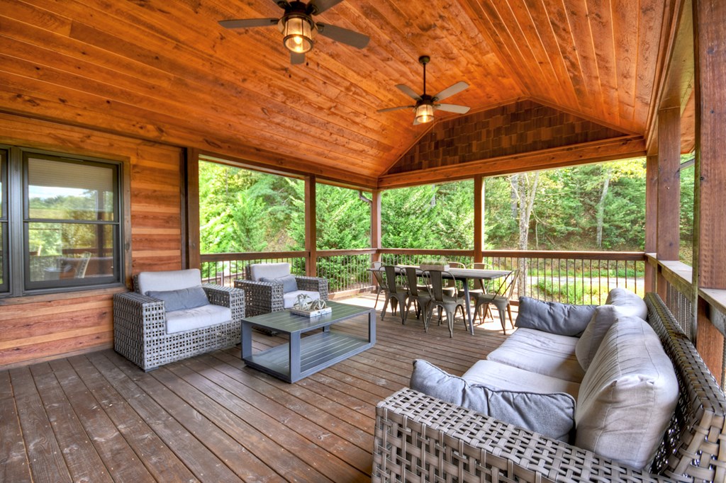 425251 Mineral Bluff Residential