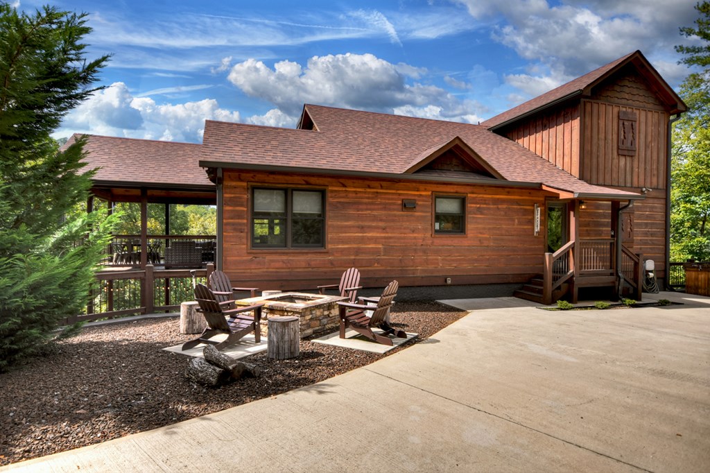 425251 Mineral Bluff Residential