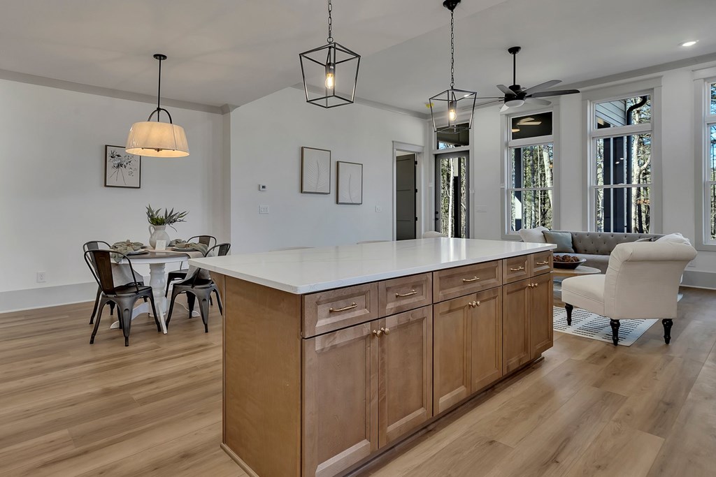 425252 Pickens Residential