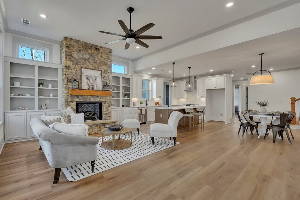 425252 Pickens Residential