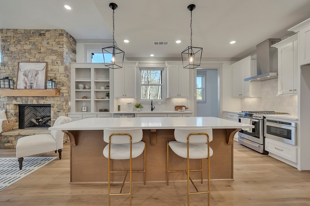 425252 Pickens Residential