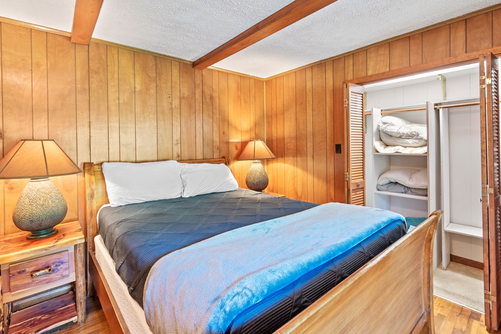 425253 Blue Ridge Residential