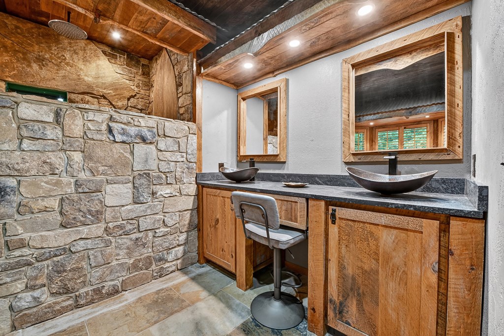 425254 Blue Ridge Residential