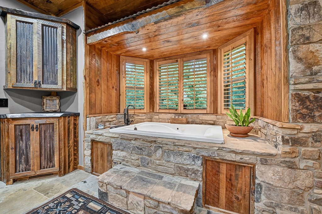 425254 Blue Ridge Residential