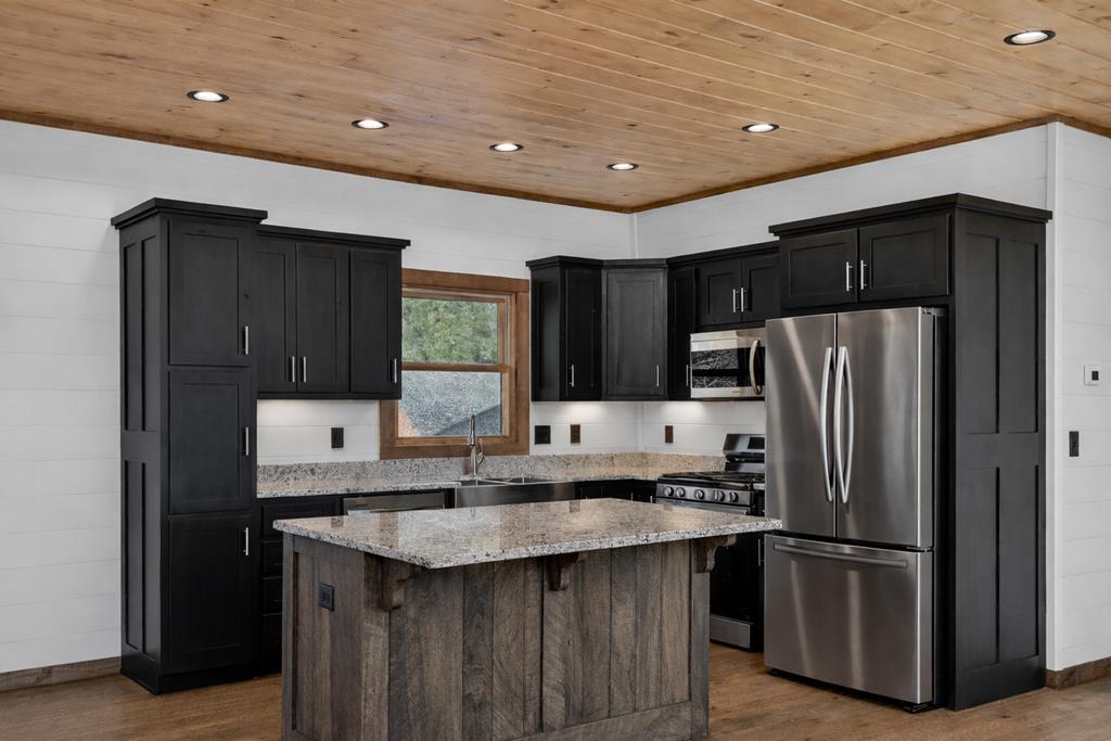 425263 Ellijay Residential