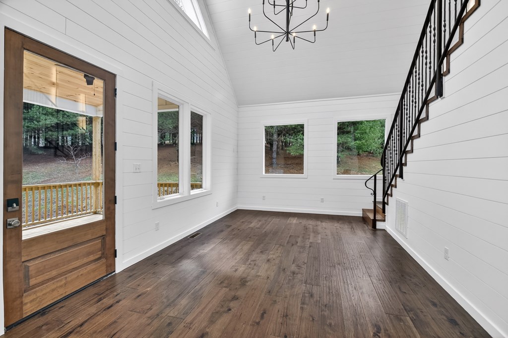 425268 Mineral Bluff Residential