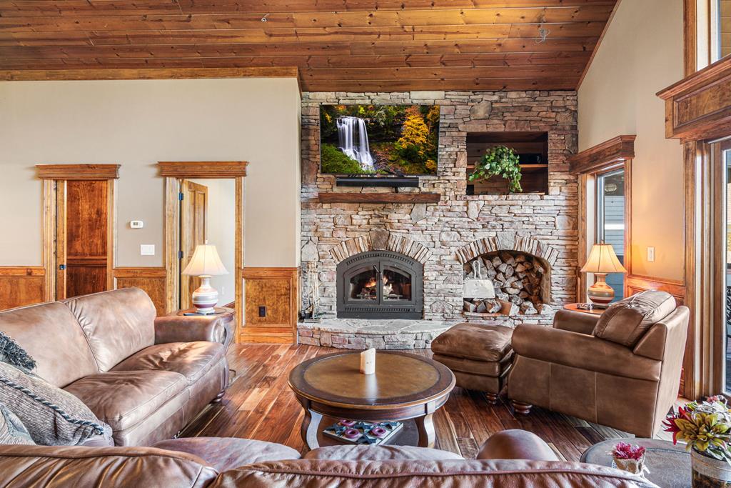 425269 Hiawassee Residential