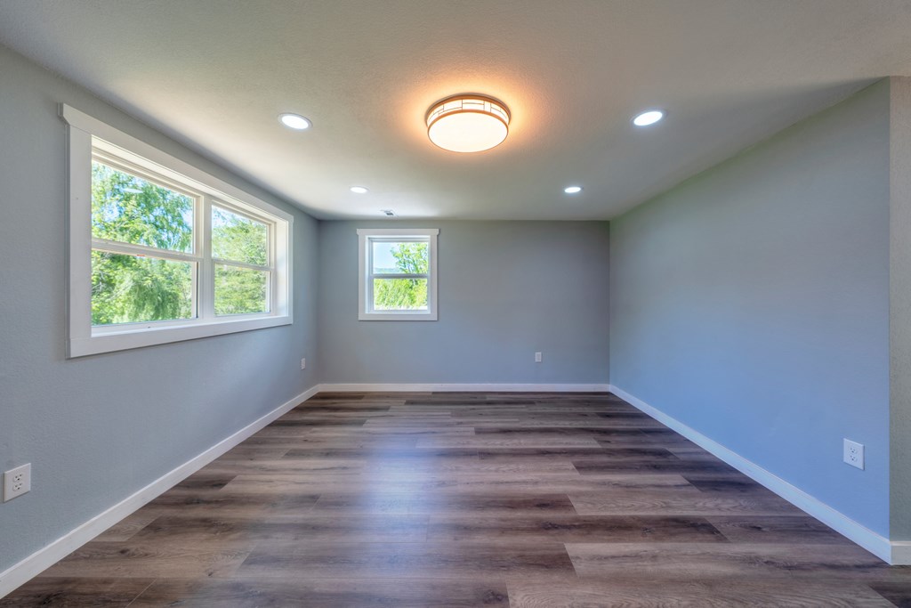 425290 Andrews Residential