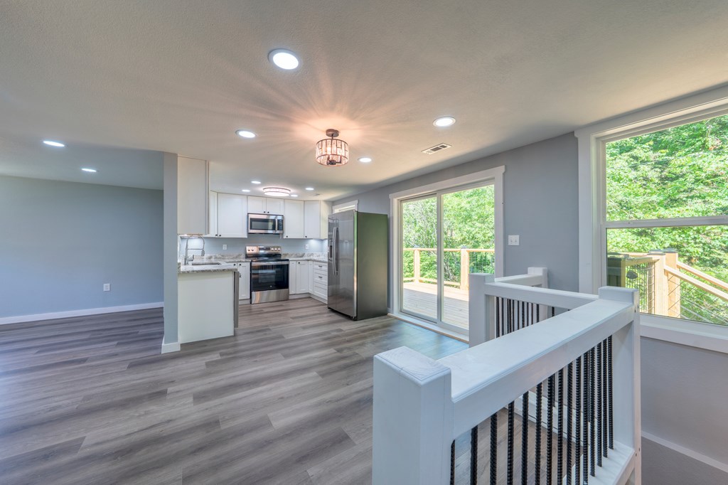 425290 Andrews Residential