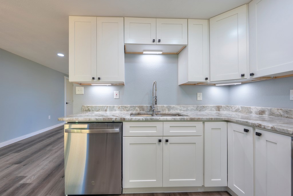 425290 Andrews Residential