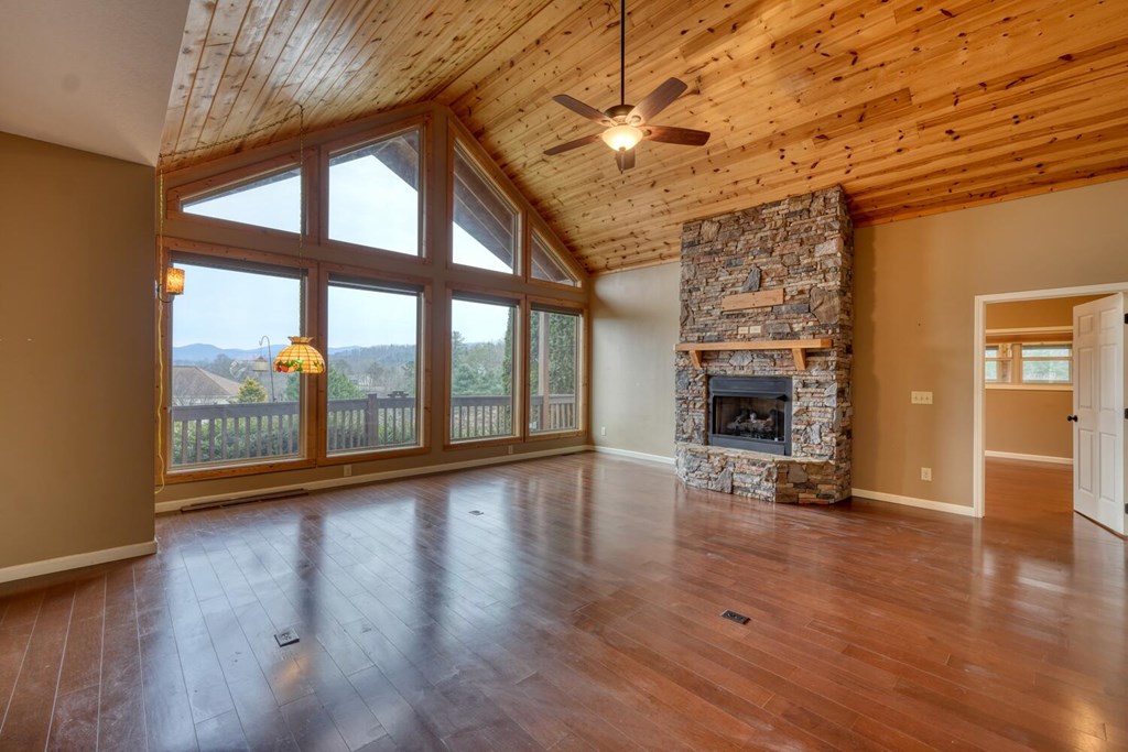 425325 Blairsville Residential