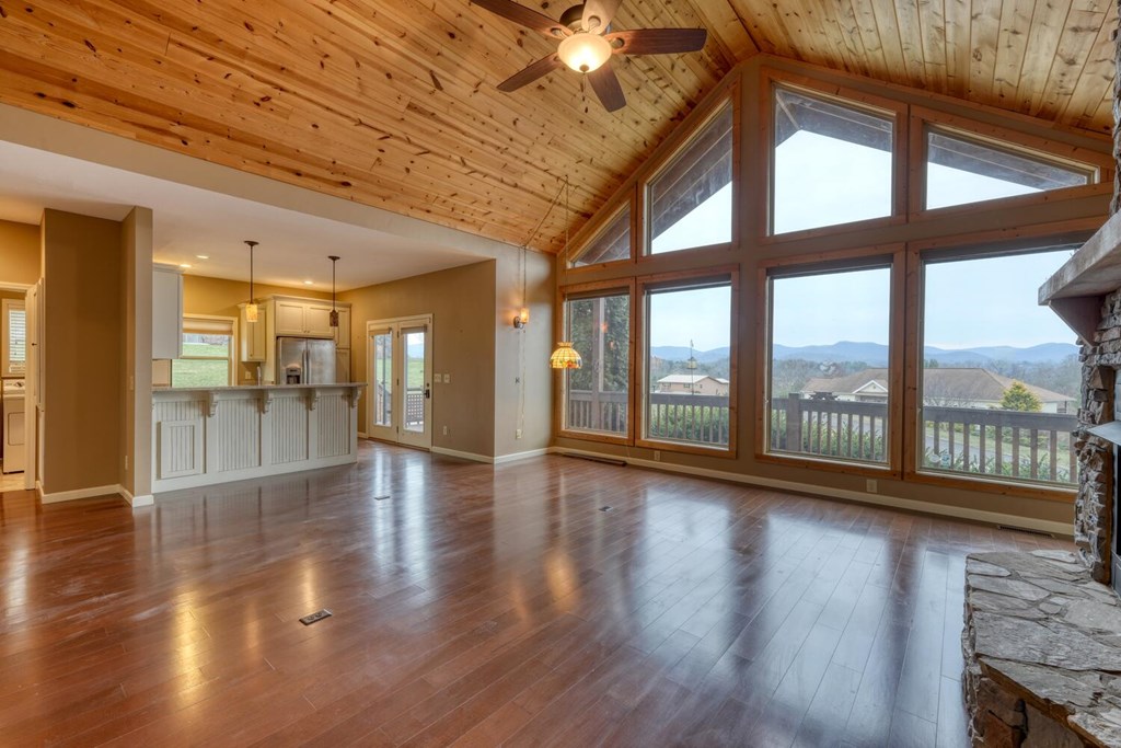 425325 Blairsville Residential