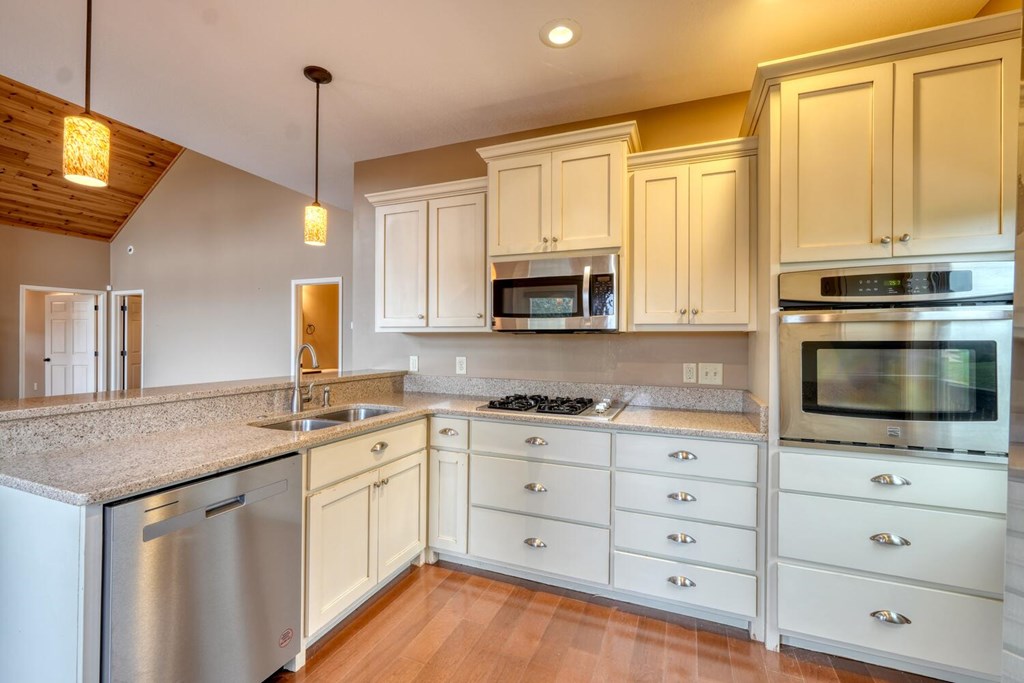 425325 Blairsville Residential