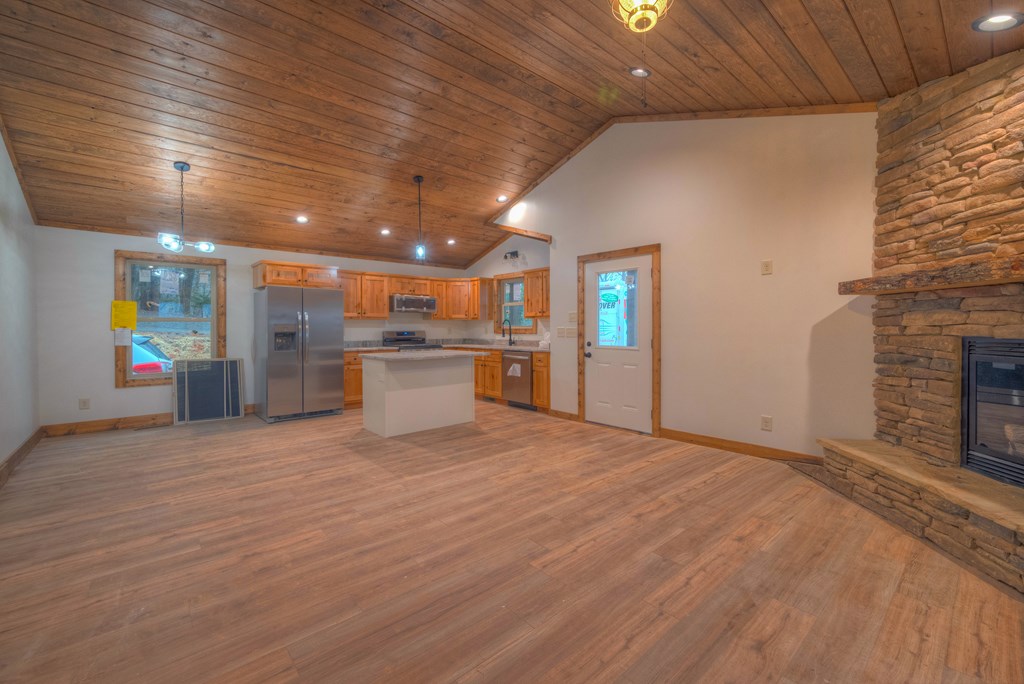 425328 Murphy Residential