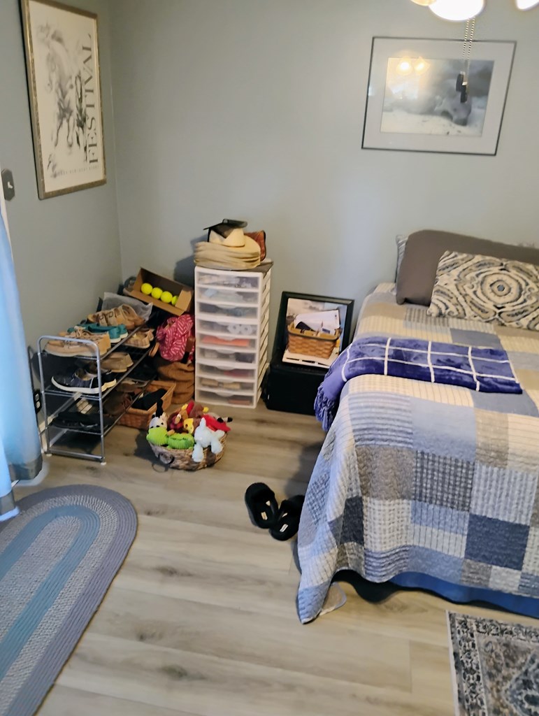 425333 Murphy Residential