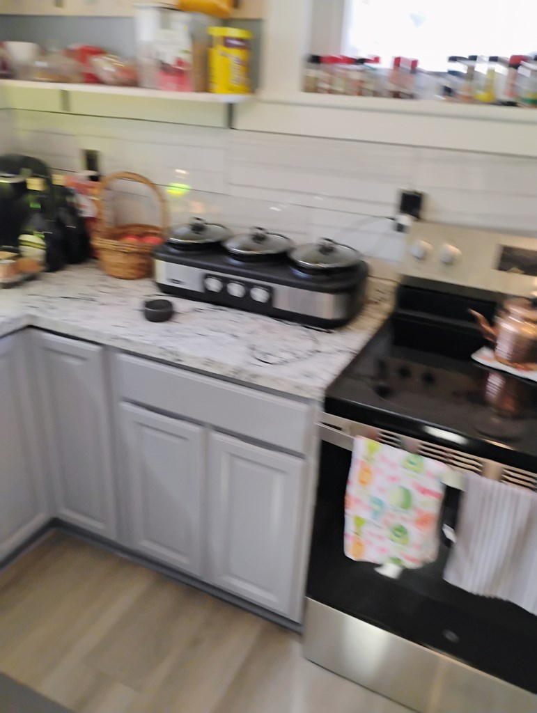 425333 Murphy Residential