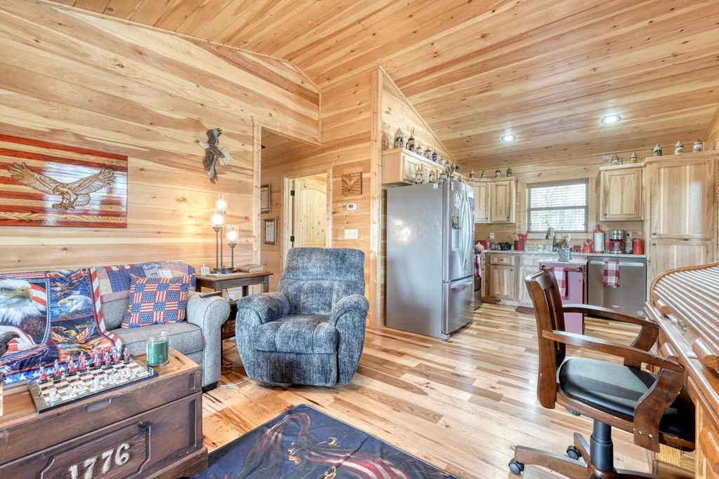 425335 Murphy Residential