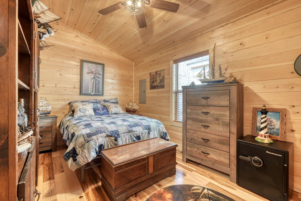 425335 Murphy Residential