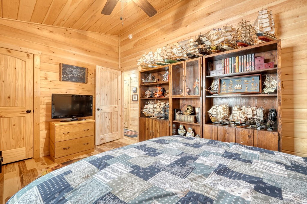 425335 Murphy Residential