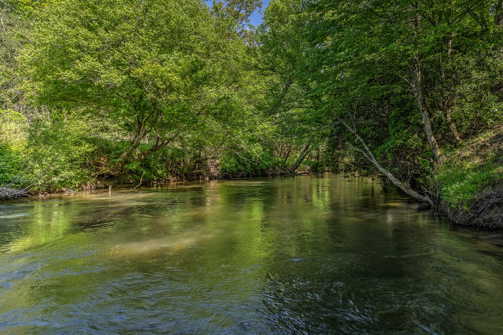 425347 Epworth Residential