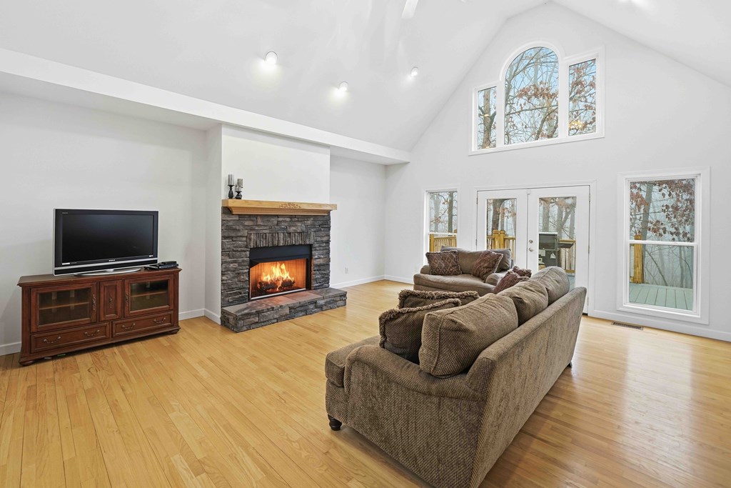 425355 Jasper Residential