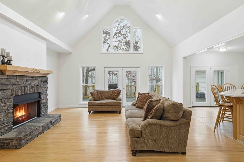 425355 Jasper Residential