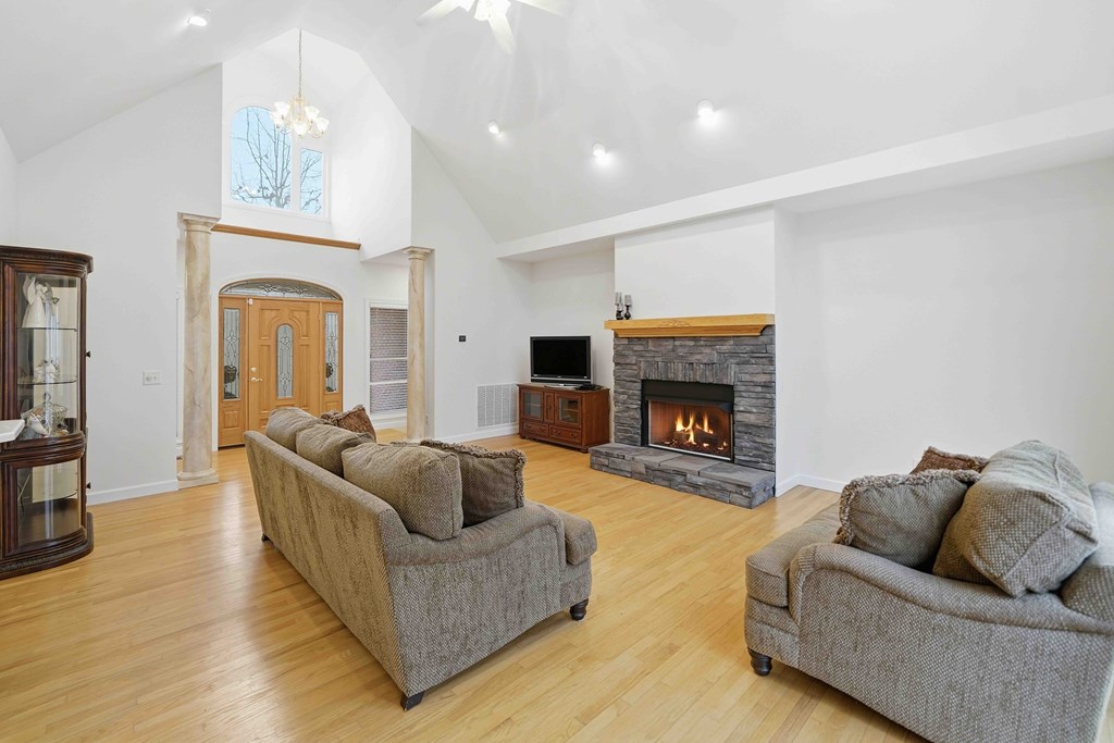 425355 Jasper Residential