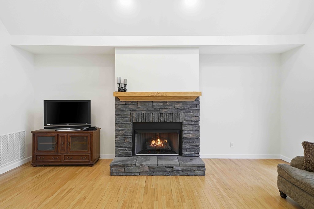 425355 Jasper Residential