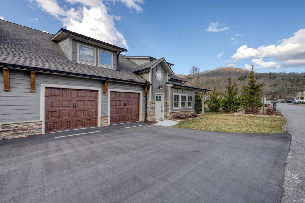 425361 Hiawassee Residential