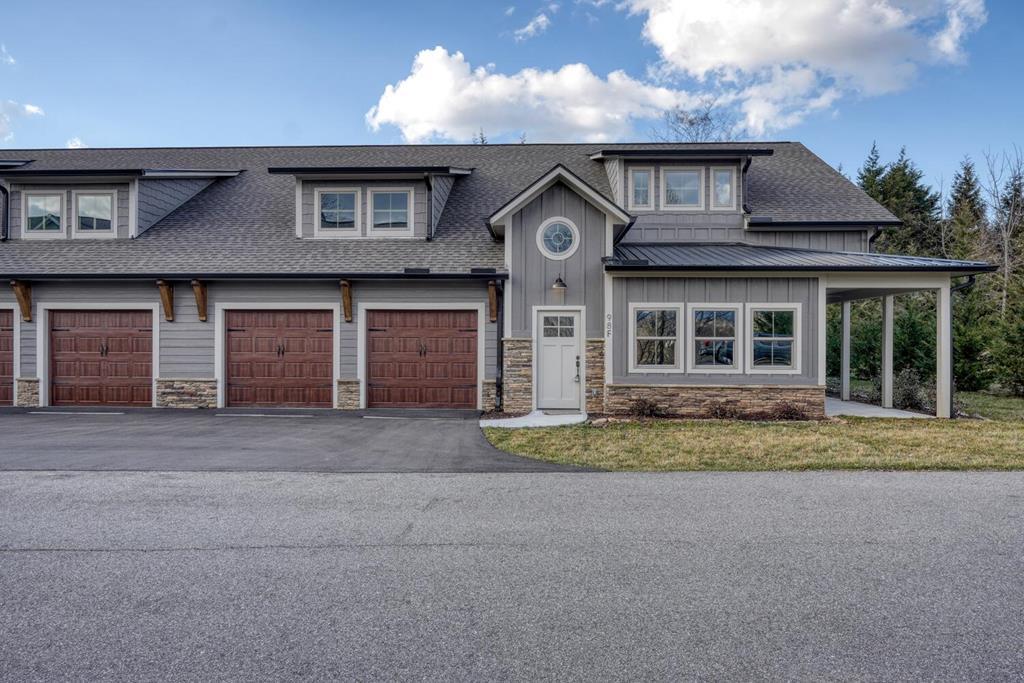 425361 Hiawassee Residential