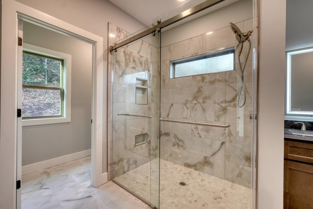 425361 Hiawassee Residential