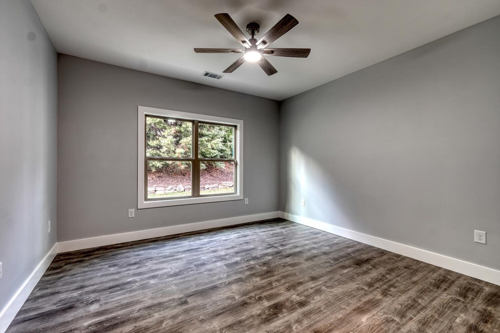 425361 Hiawassee Residential