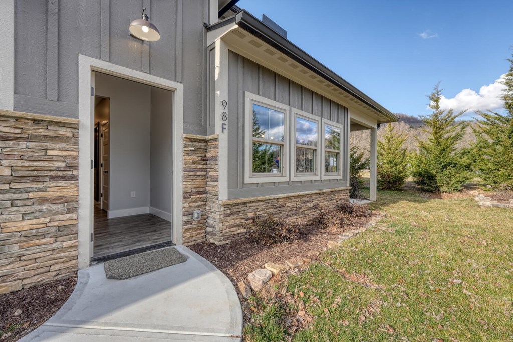 425361 Hiawassee Residential