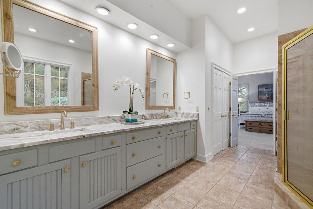 425366 Morganton Residential