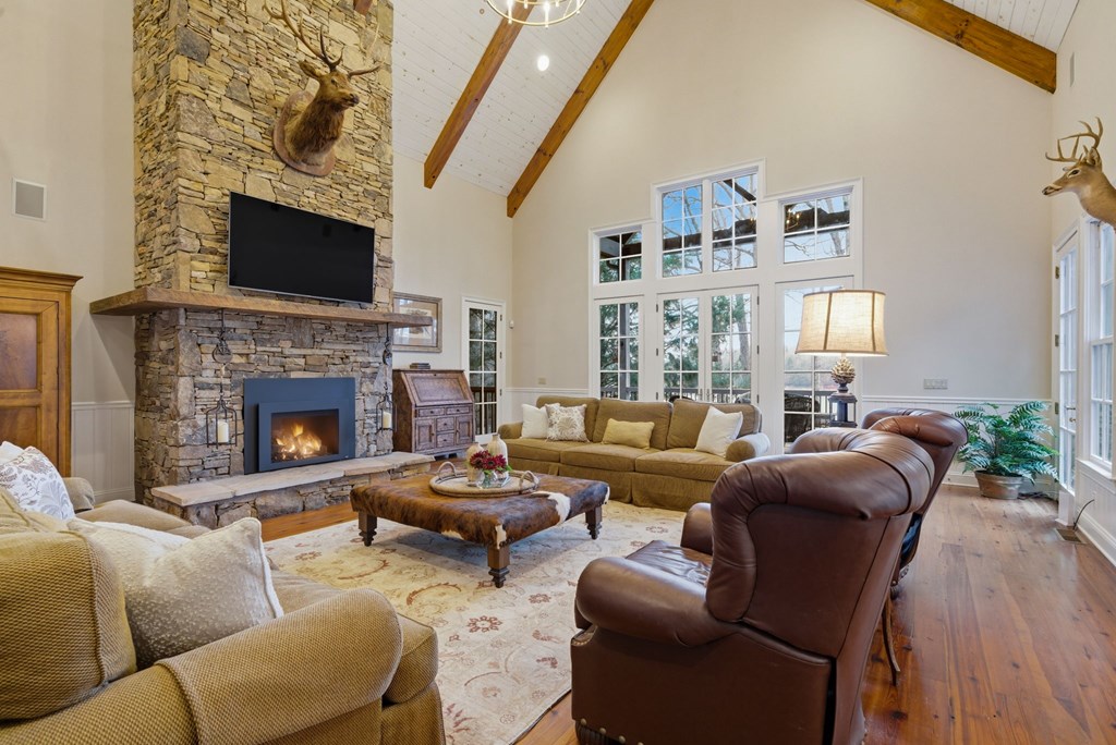 425366 Morganton Residential