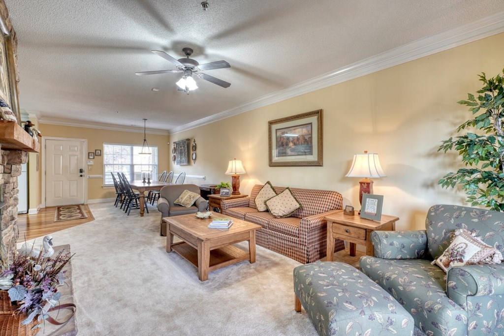 425382 Clayton Condominium