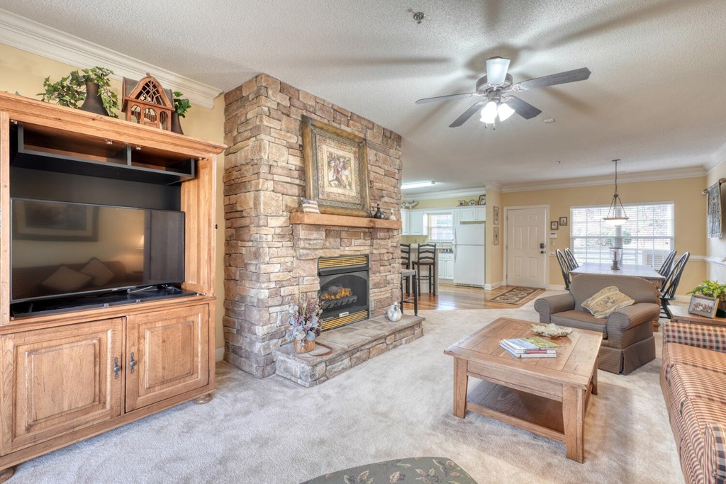 425382 Clayton Condominium