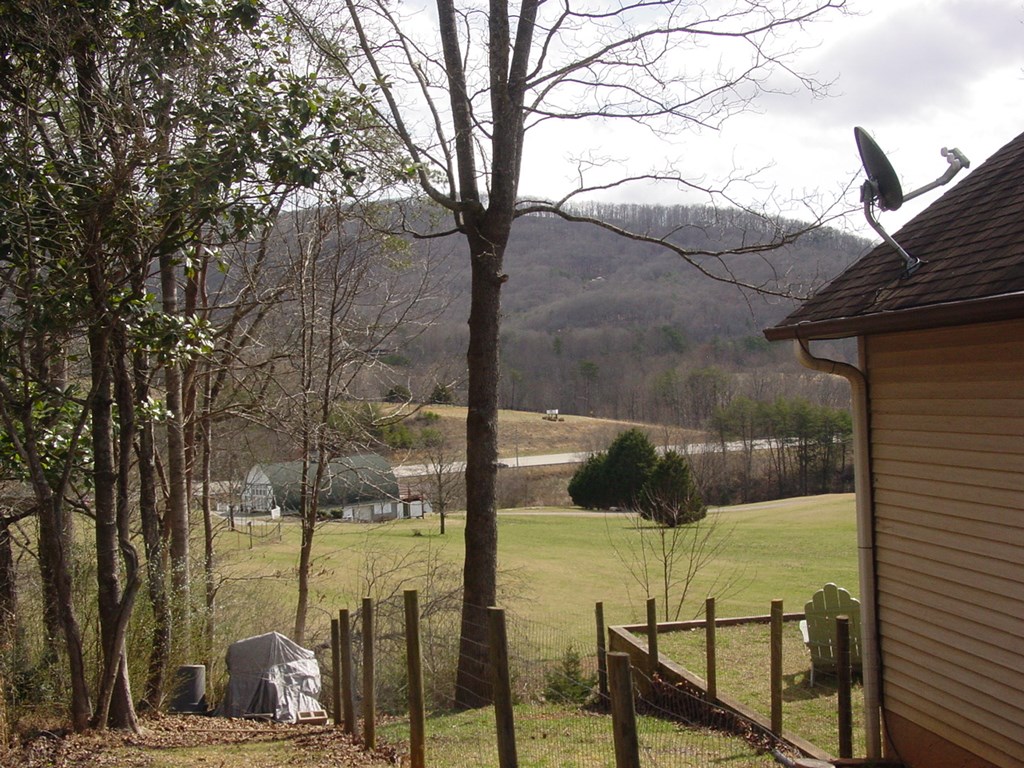 425383 Young Harris Residential