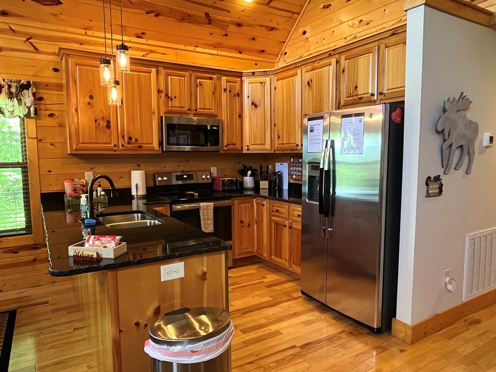 425388 Murphy Residential