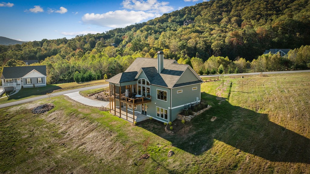 425391 Young Harris Residential