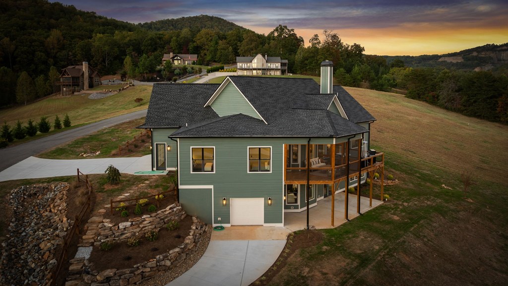 425391 Young Harris Residential