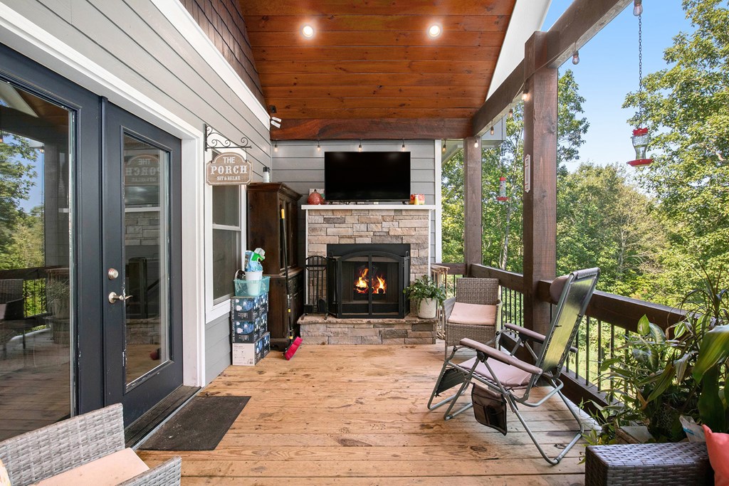 425397 Blue Ridge Residential