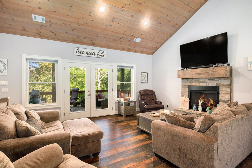 425397 Blue Ridge Residential