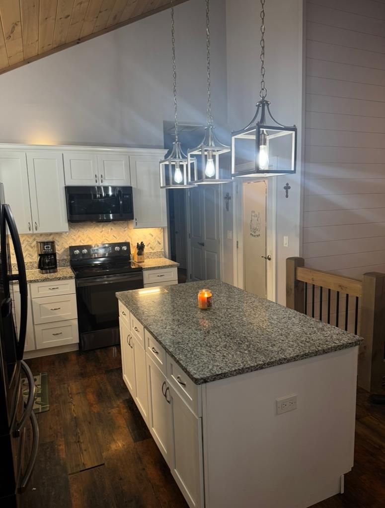 425397 Blue Ridge Residential