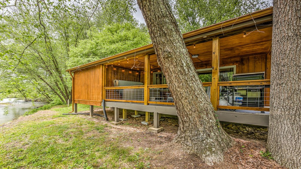 425401 Mineral Bluff Residential