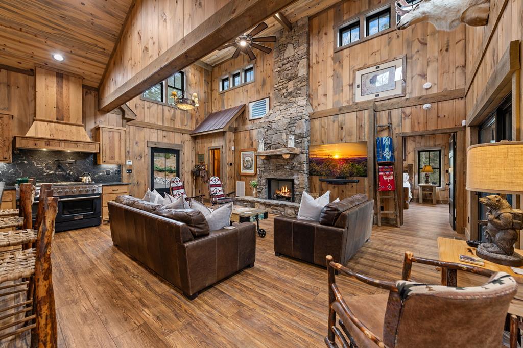 425403 Blue Ridge Residential