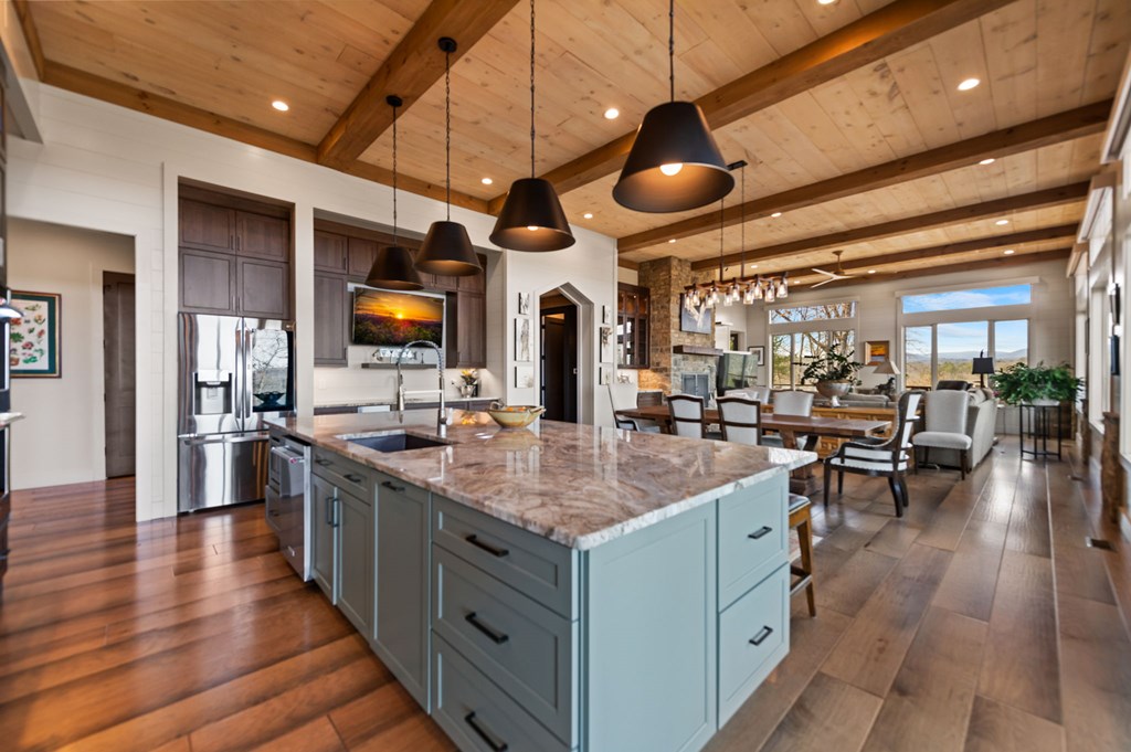 425406 Blue Ridge Residential